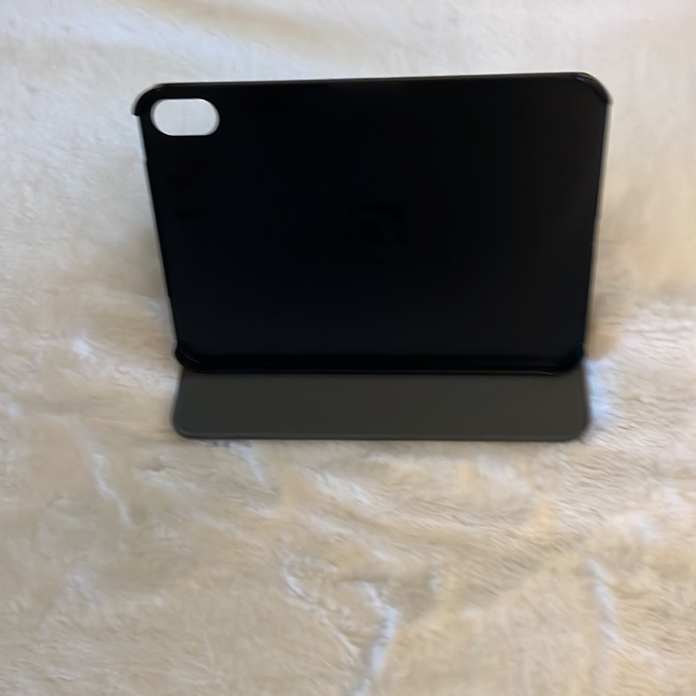 Excellent condition IPad Mini 6 case - Picture 2 of 6